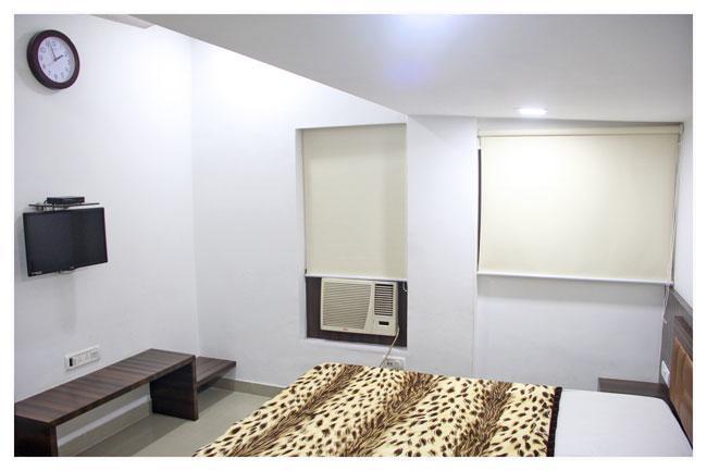 Neeranand Dalhousie- A Pure Vegetarian Hotel Calcuta Exterior foto